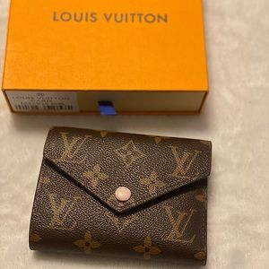 Beautiful snap wallet (monogram)